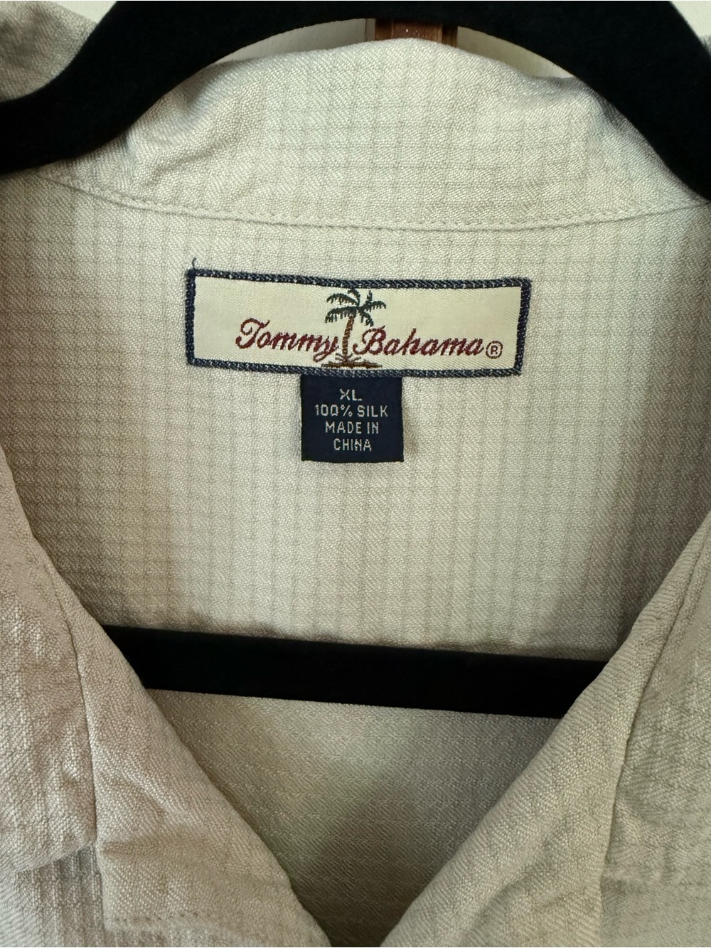 Tommy Bahama Camp Shirt Relaxed Fit Beige Cream 100% Silk Button Down Shirt - XL - Picture 4 of 9